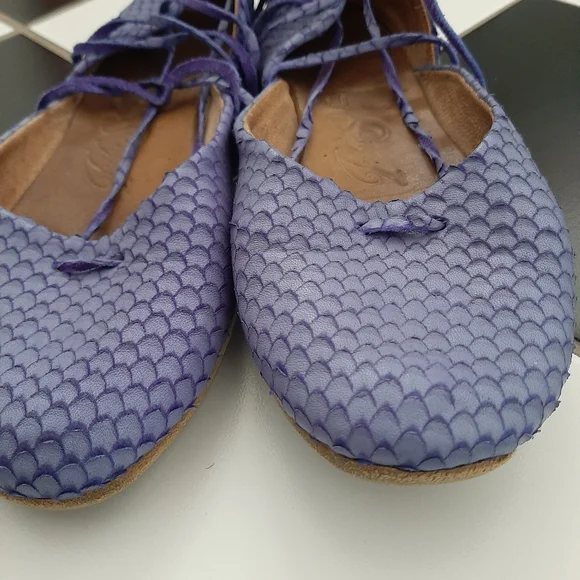 Sandals - Picture 2 of 9